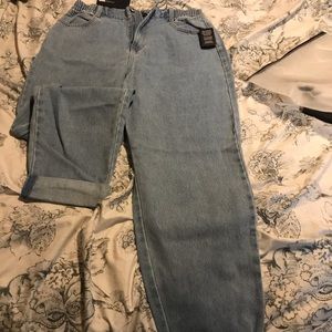Mom Jeans brand new!!! Size 7
